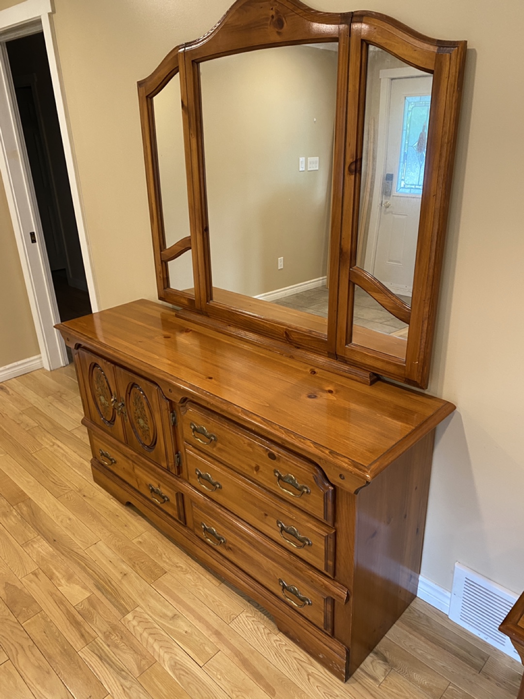 Beautiful Daveluyville Solid Wood Dresser (CAN DELIVER) - photo 3