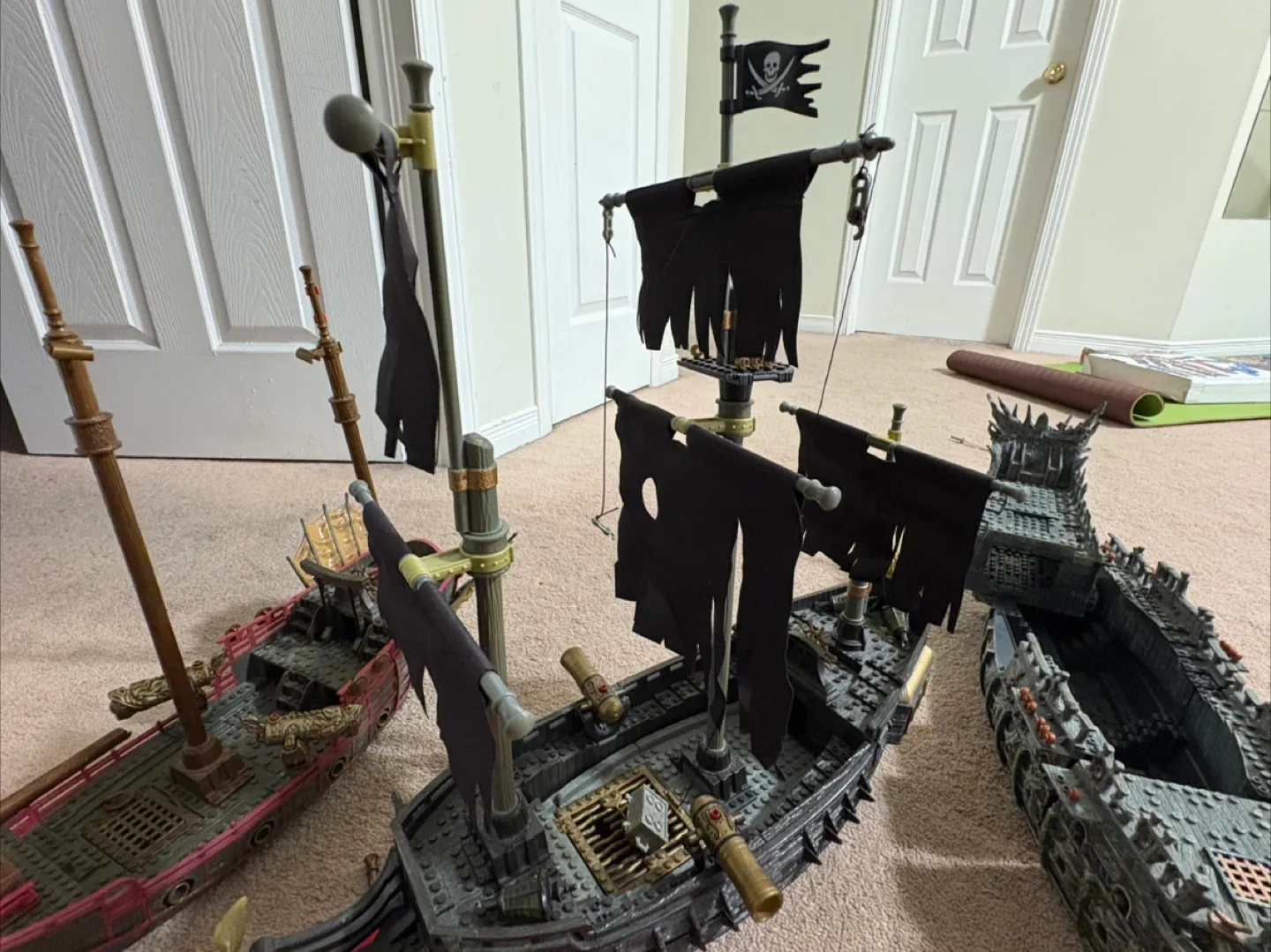 Mega Bloks Pirates of the Caribbean Lot  (As Is) image indicator(5)