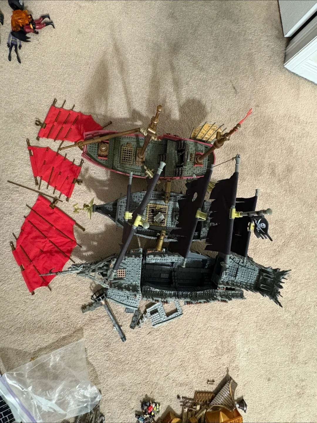 Mega Bloks Pirates of the Caribbean Lot  (As Is) image indicator(2)