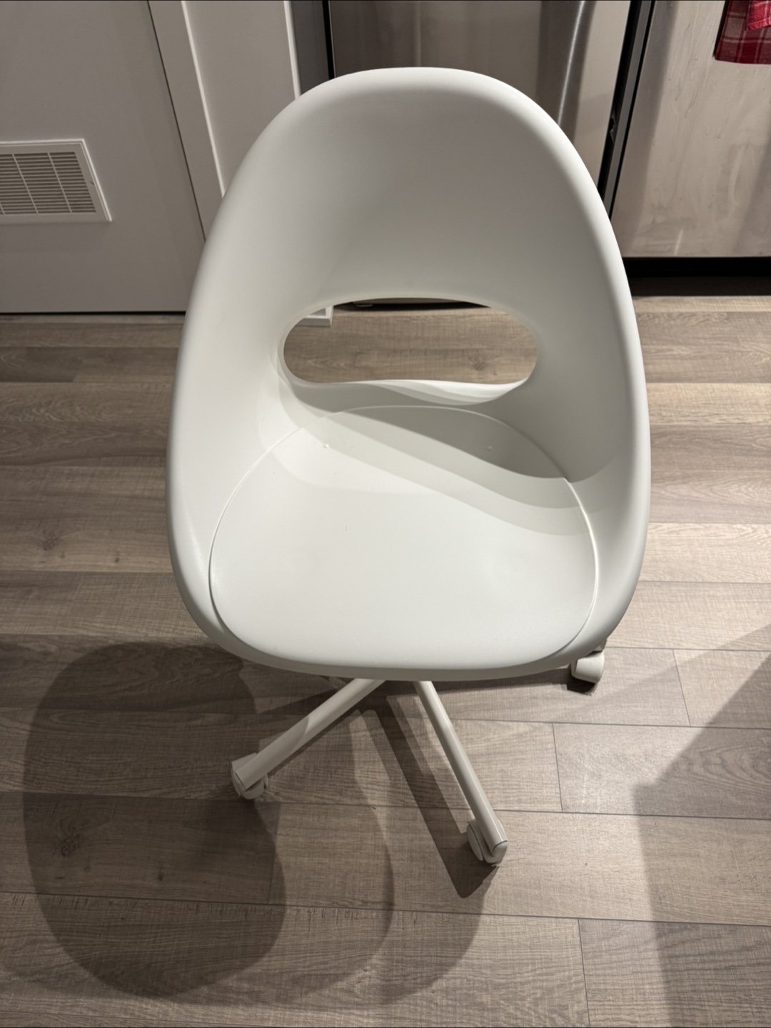 White Ikea chair - photo 3