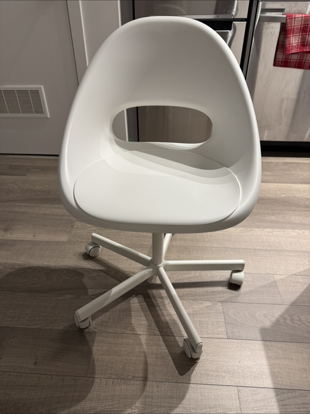 White Ikea chair - photo 2