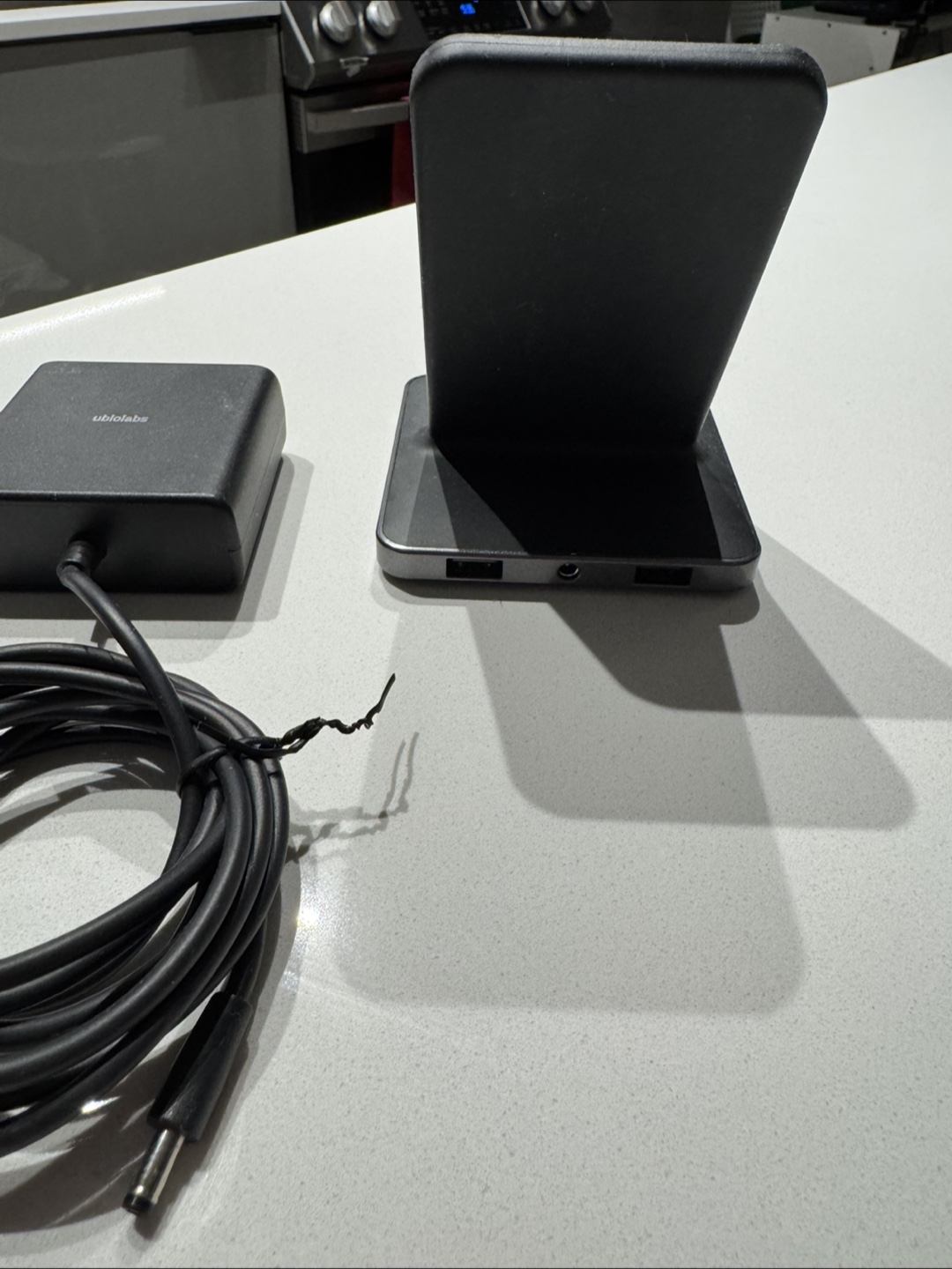 Ubiolabs wireless charger - photo 2