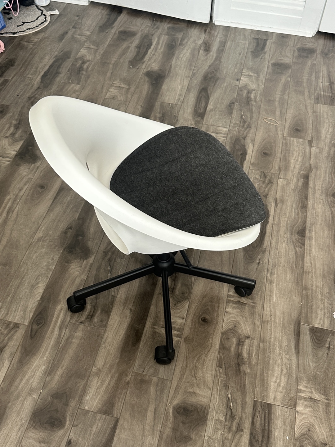 White Office Chair - photo 3