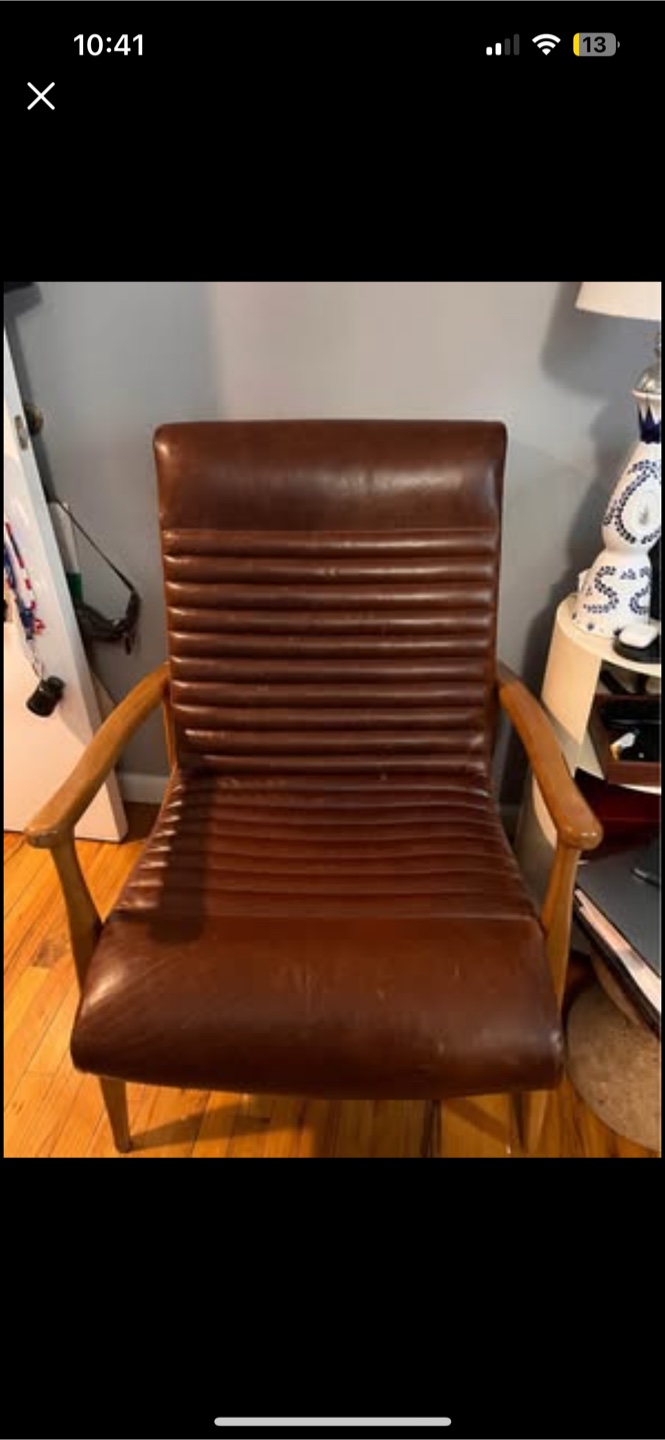 Precedent Erik Chair