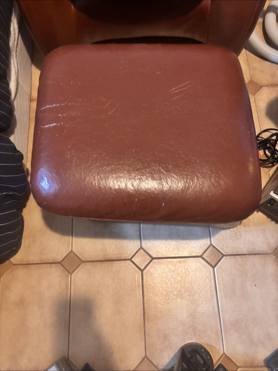 Armchair with Ottoman - photo 2
