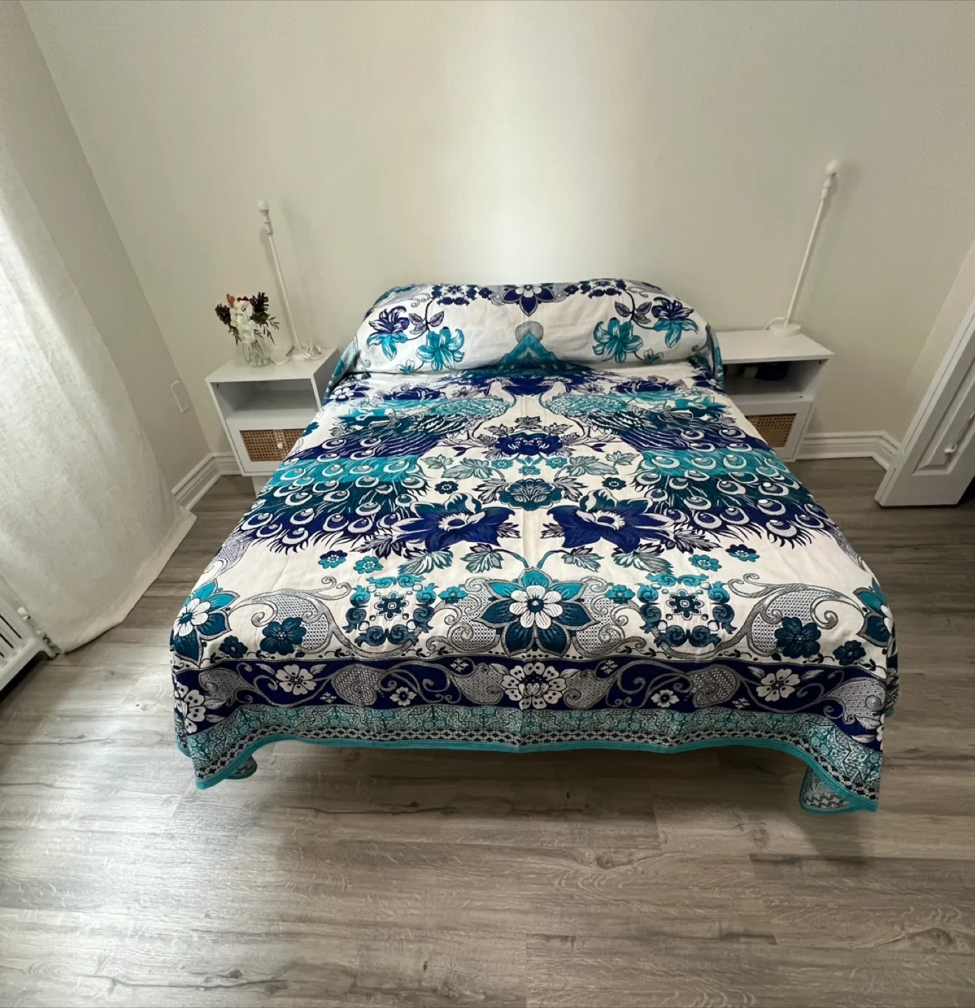 Double Bed w/Frame, box & Mattress thumbnail