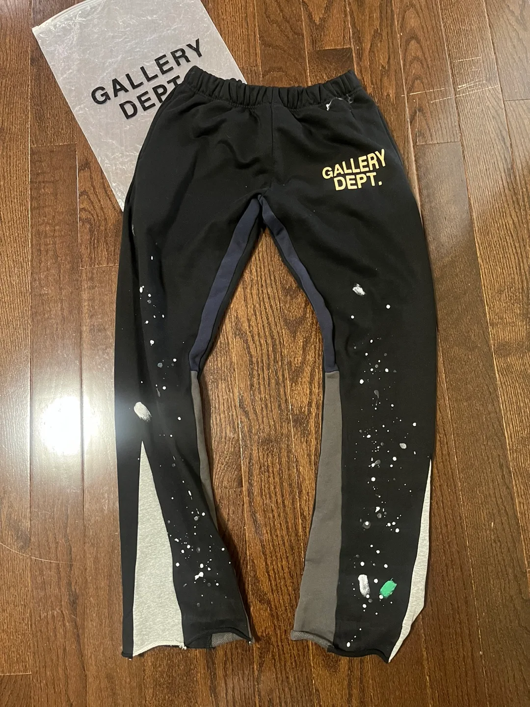 Brand new gallery dept sweatpants thumbnail