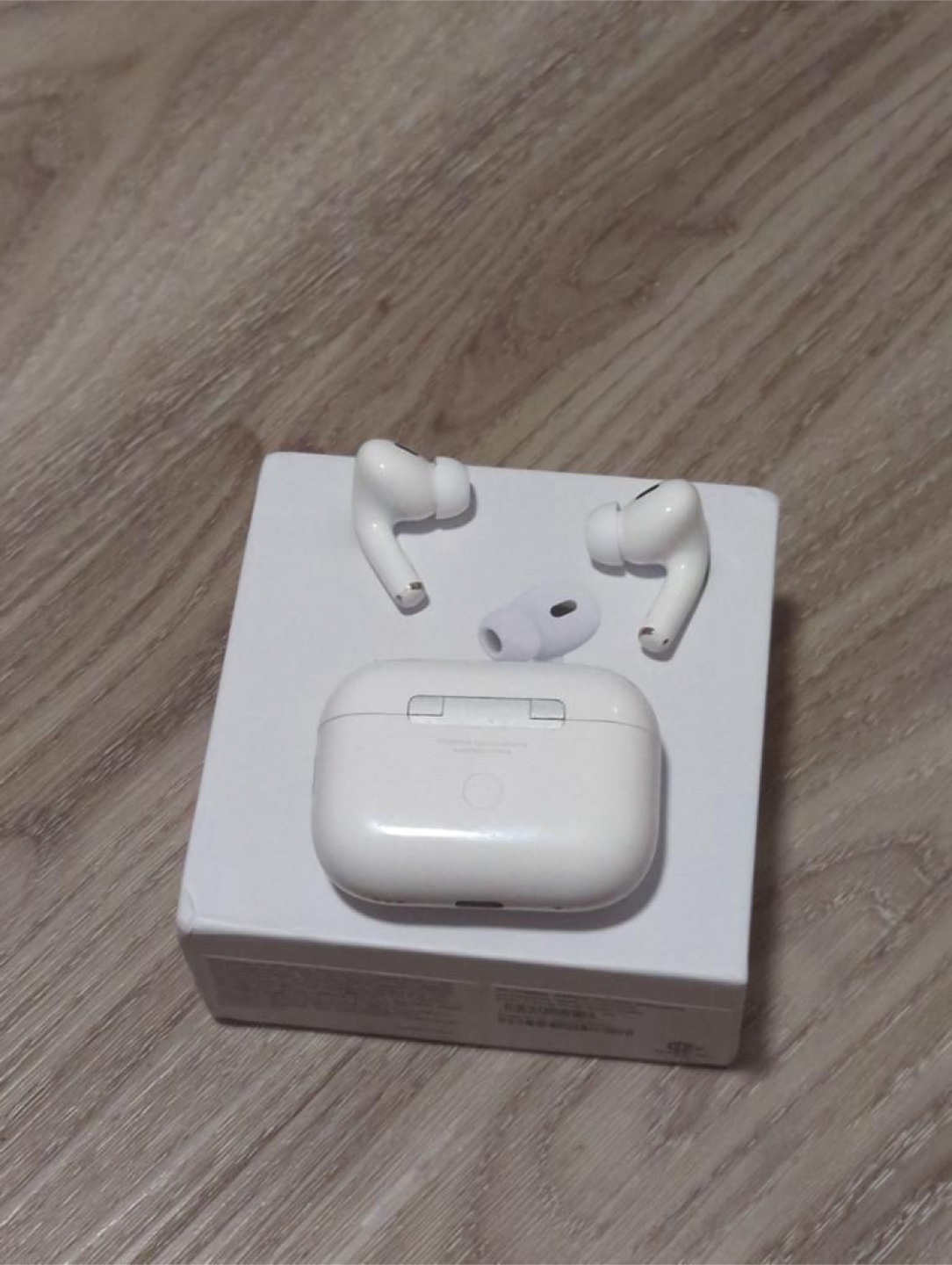 Apple AirPods Pro 2nd Generation - photo 4