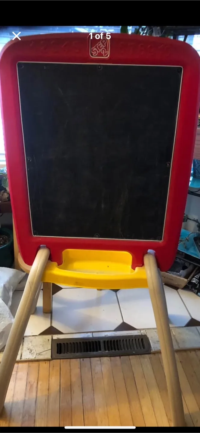 Step2 Easel for Children thumbnail