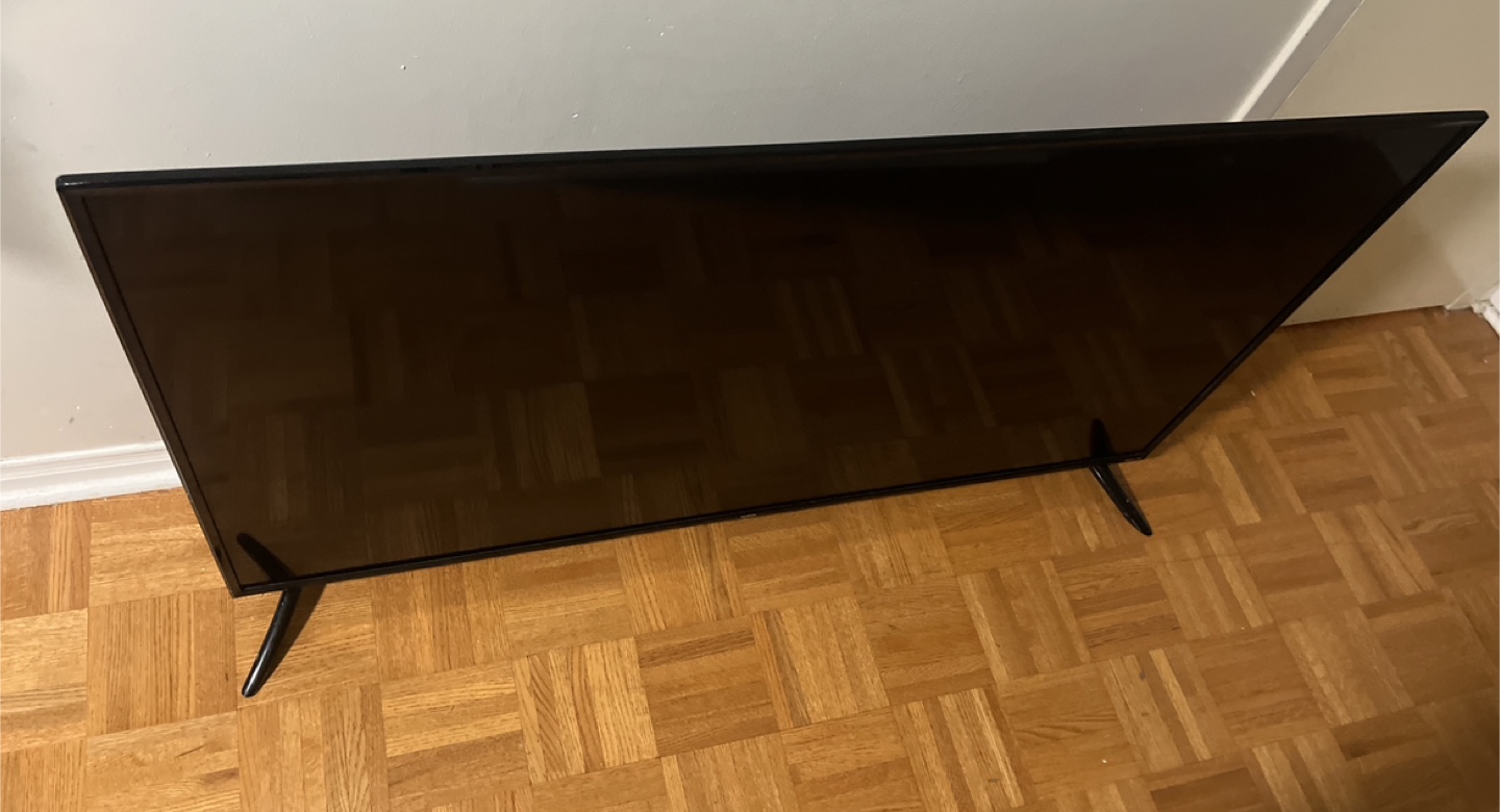 RCA Roku 55” TV (Great condition)