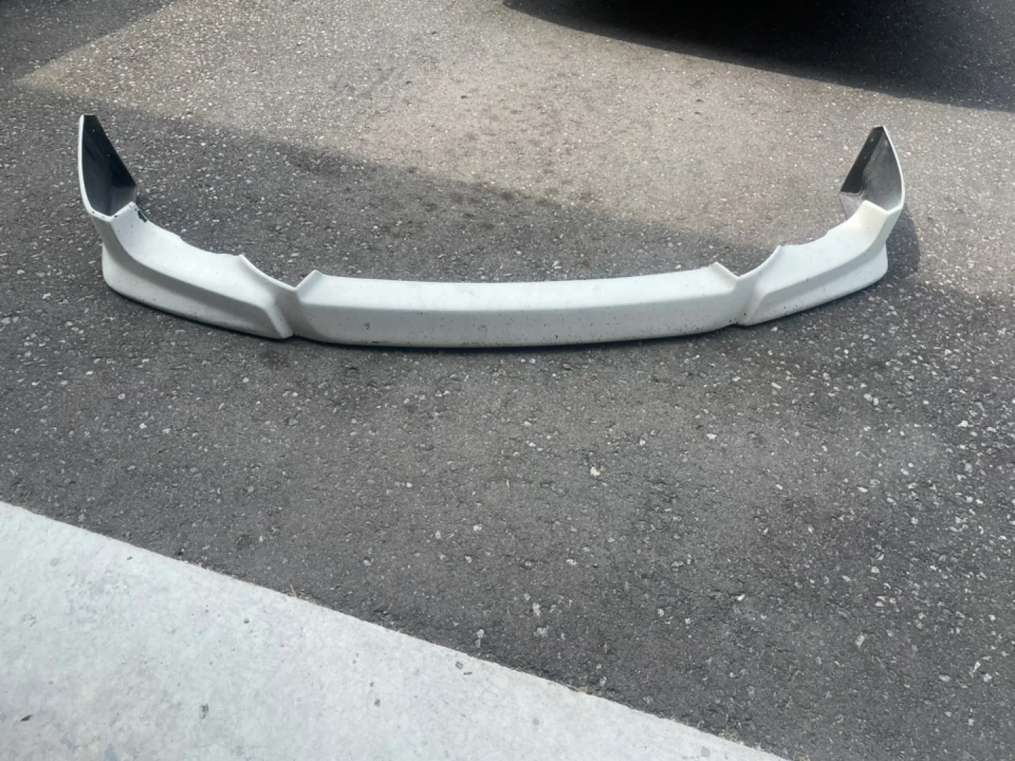 White Car Bumper Lip image indicator(5)