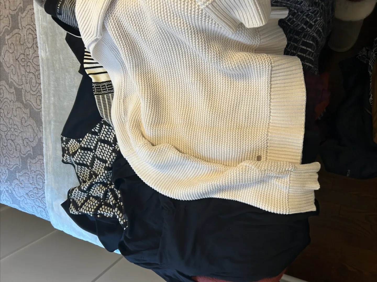 Clothing Bundle image indicator(3)