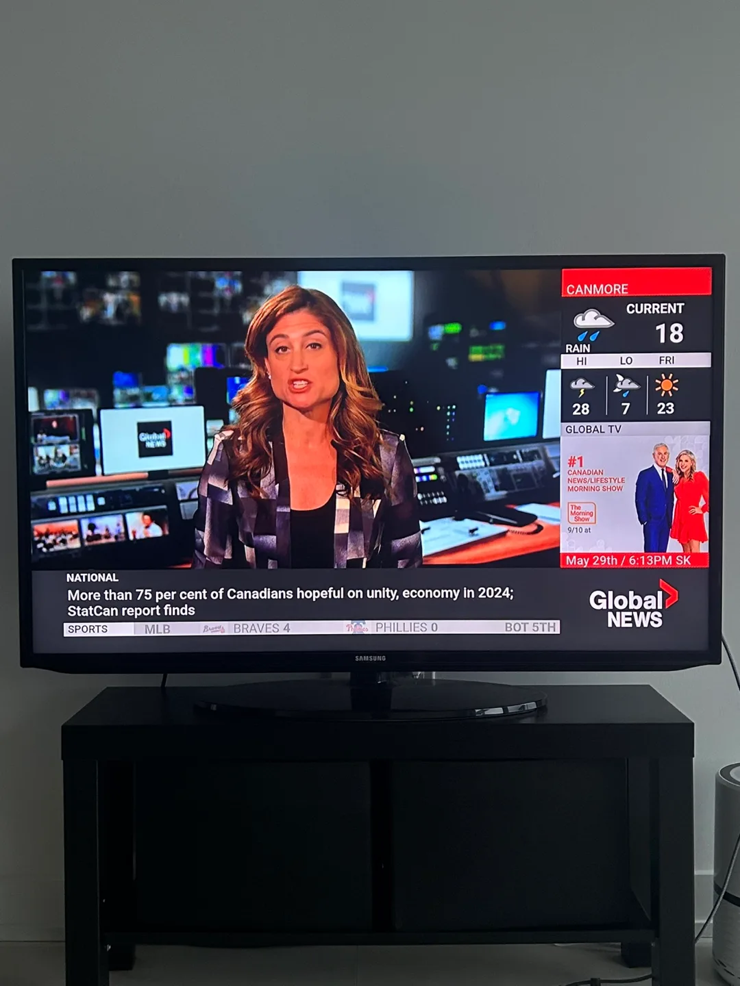 Samsung 46” Smart TV 💚 image indicator(4)