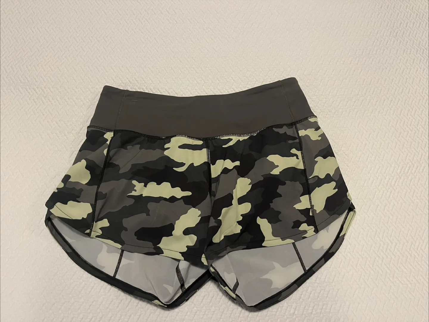 Lululemon speed up short size 4 thumbnail