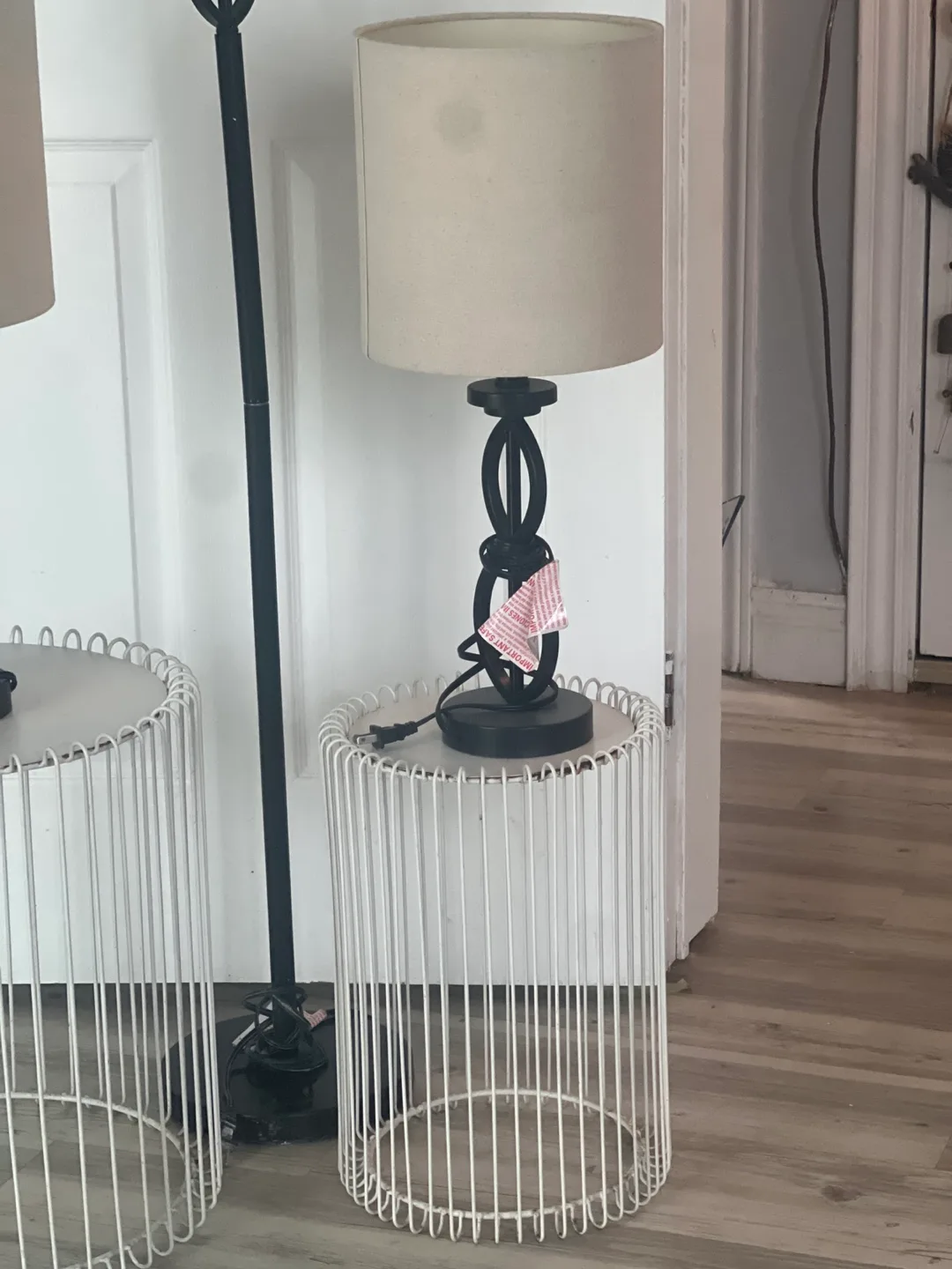 5-Piece Set of 3 Lamps 2-Side Tables image indicator(3)