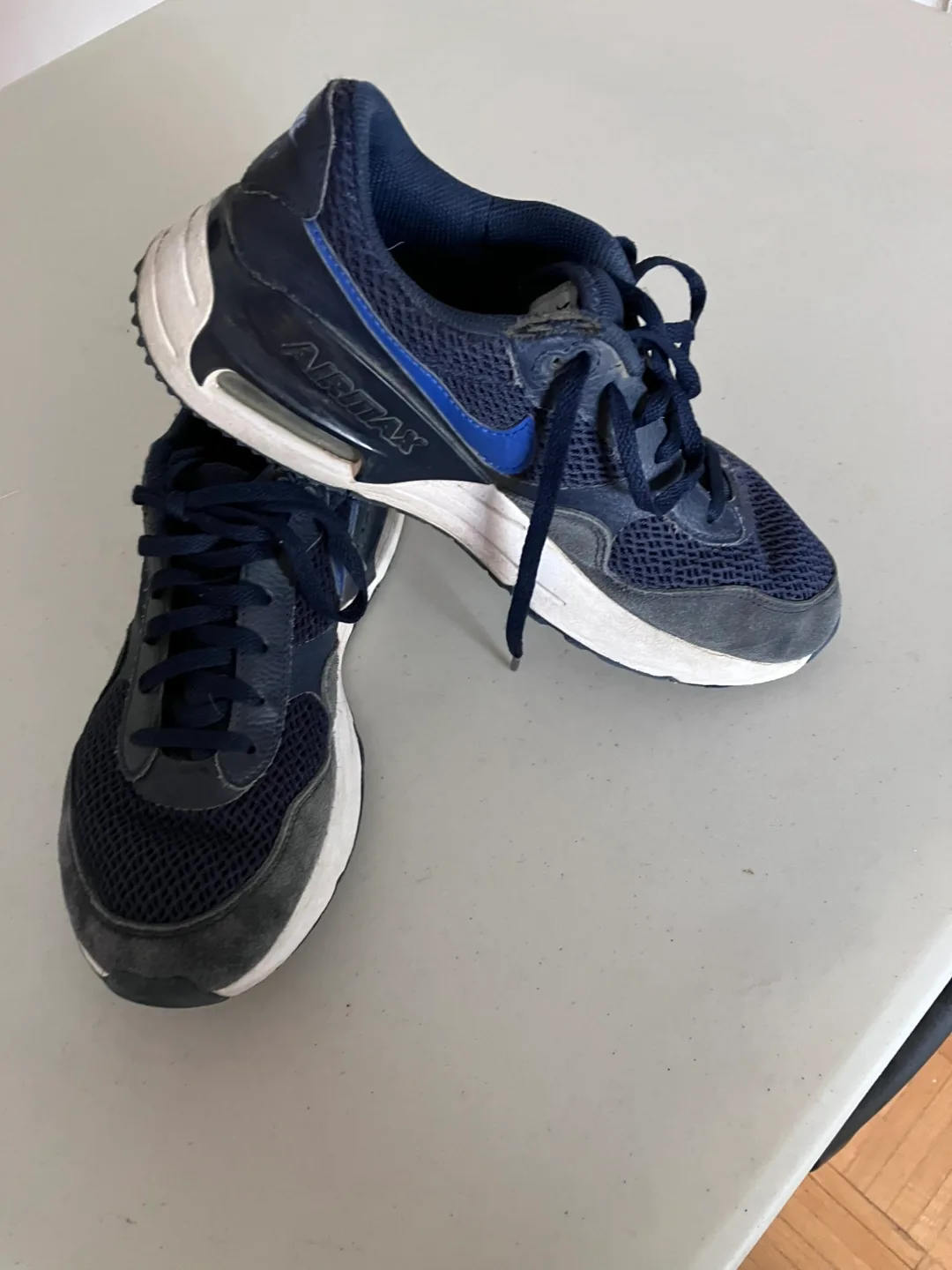 NIKE  Air Max Sneakers thumbnail