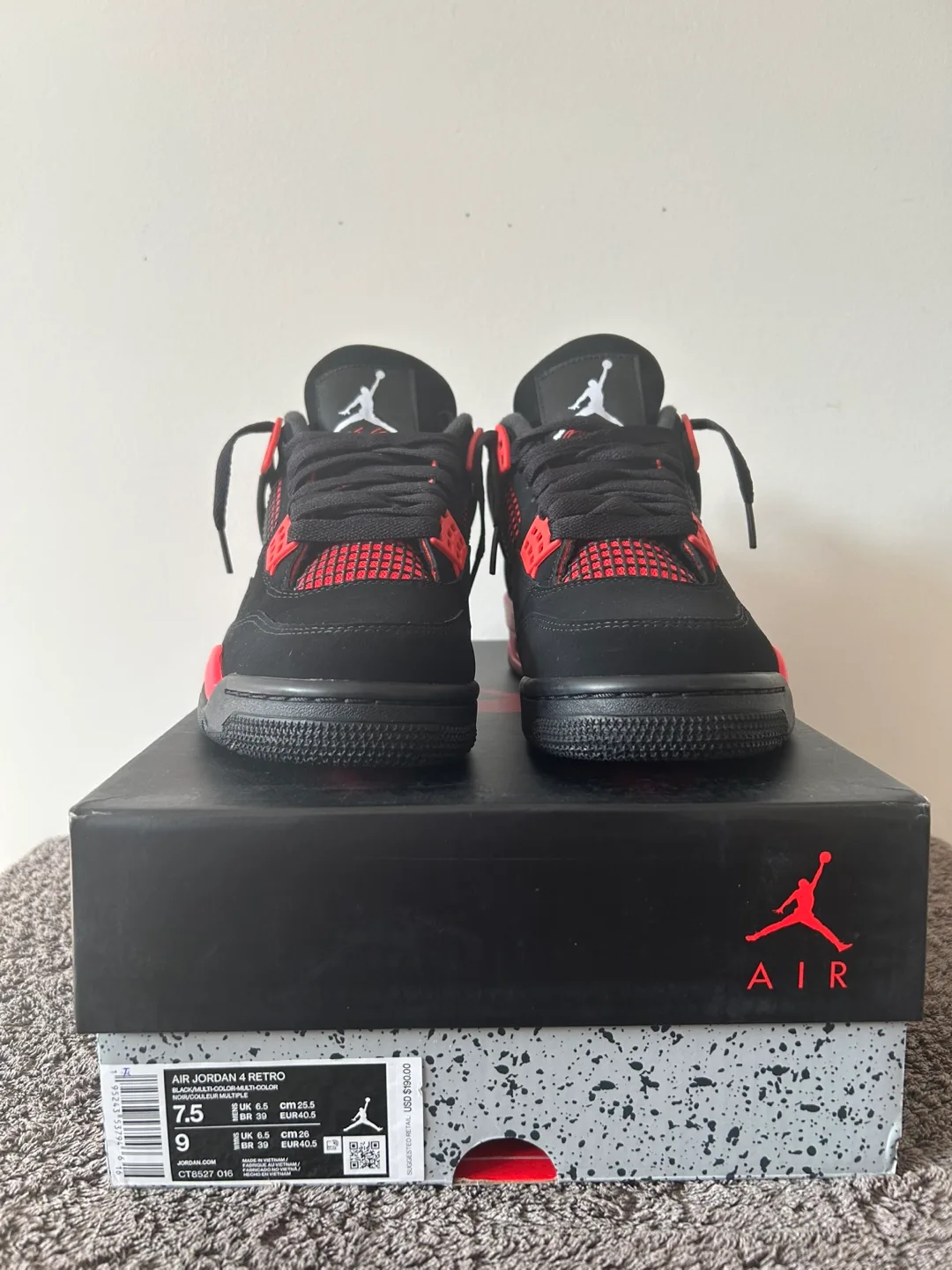 Jordan 4 Red thunders - Size 7.5 thumbnail