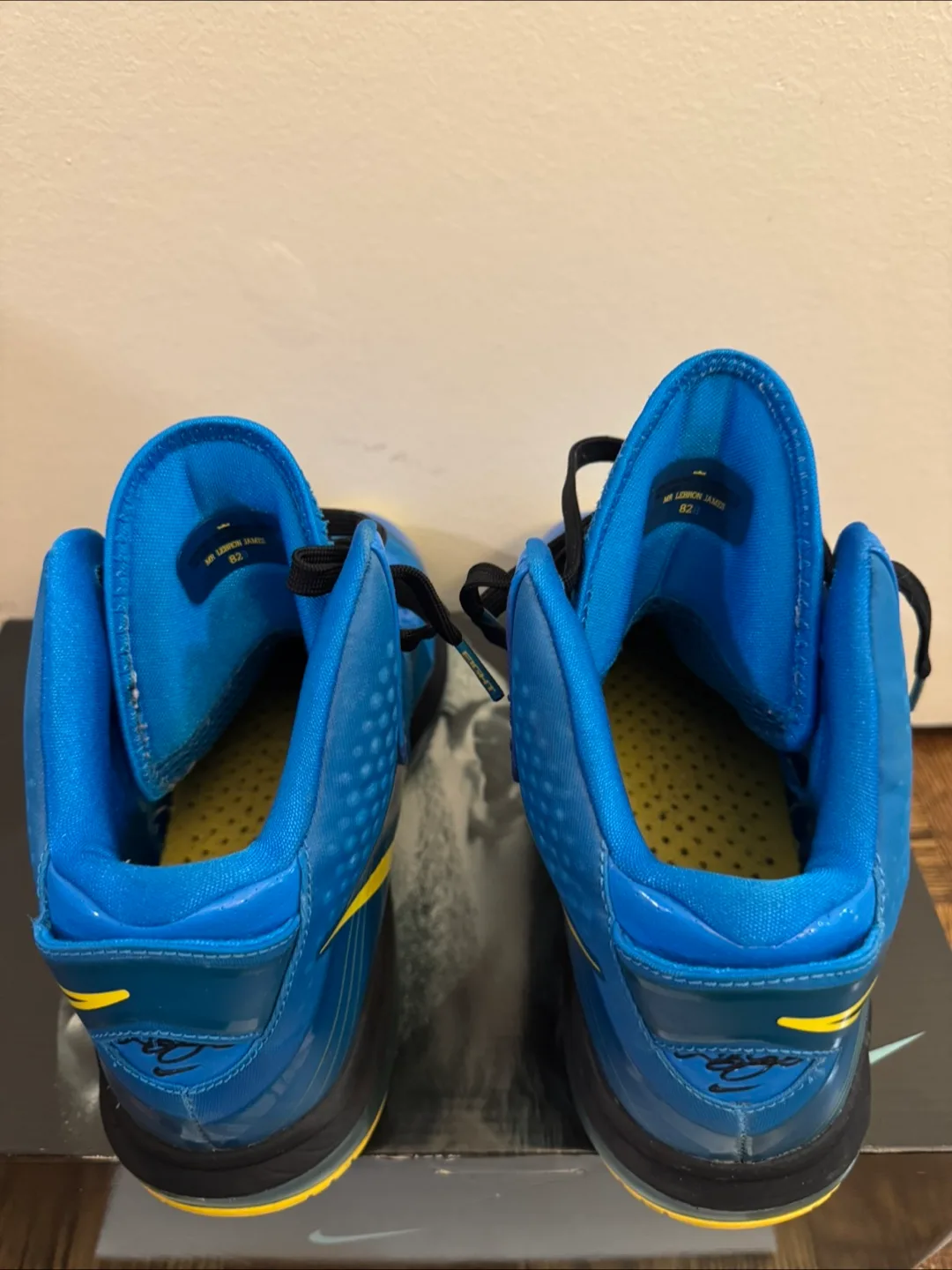 Nike LeBron 8 V/2 Basketball Shoes - Blue and Yellow Entourage image indicator(6)