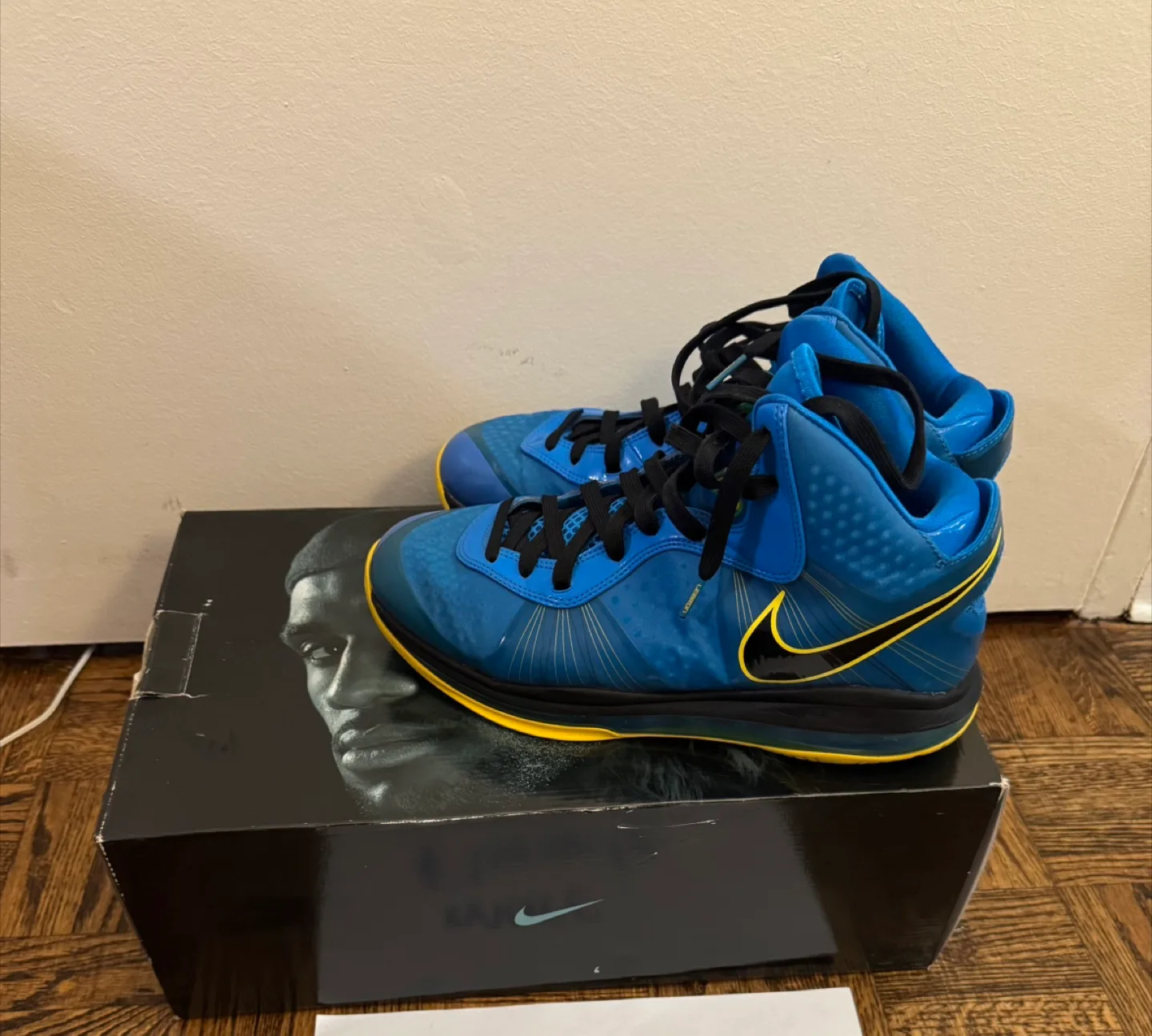 Nike LeBron 8 V/2 Basketball Shoes - Blue and Yellow Entourage image indicator(3)