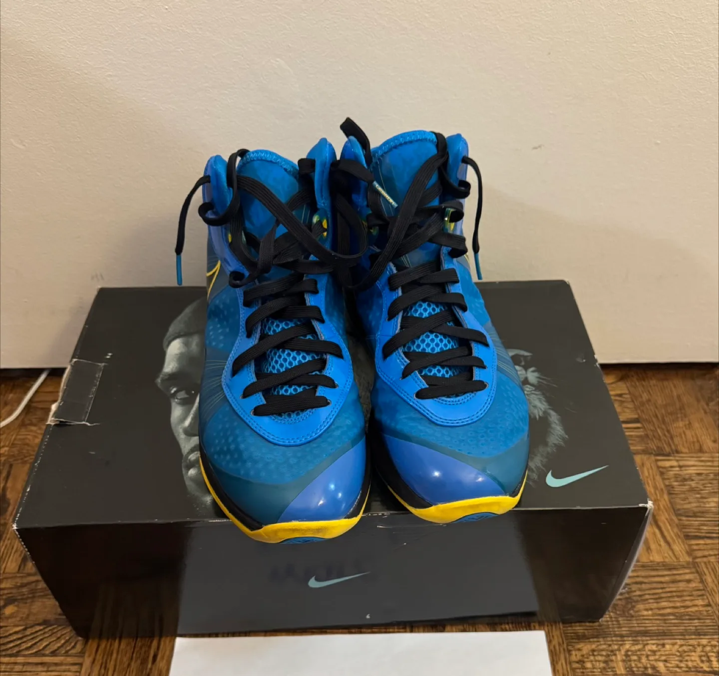 Nike LeBron 8 V/2 Basketball Shoes - Blue and Yellow Entourage image indicator(4)