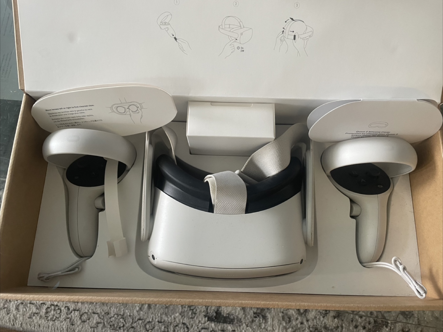 Oculus Quest 2 VR Headset - photo 3