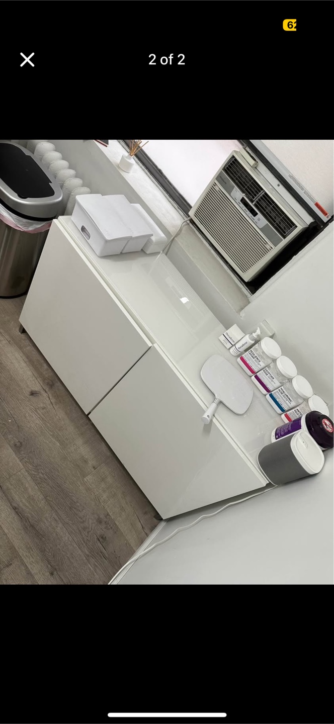 IKEA Besta glossy cabinet with glass on top - photo 2