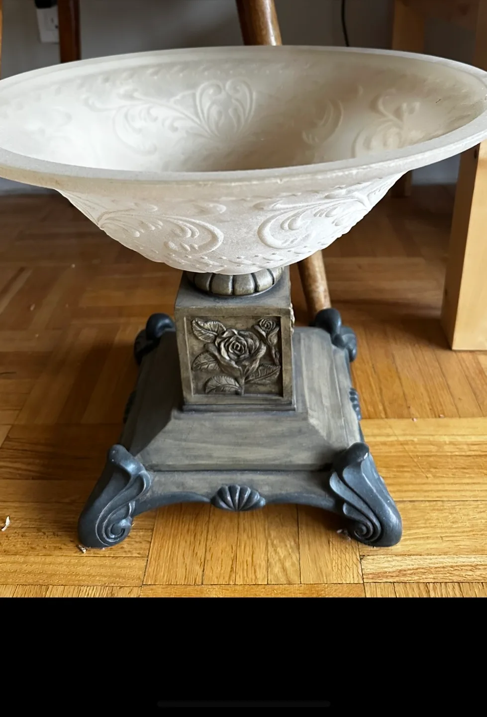 Antique vintage style Decorative Pedestal Bowl image indicator(2)
