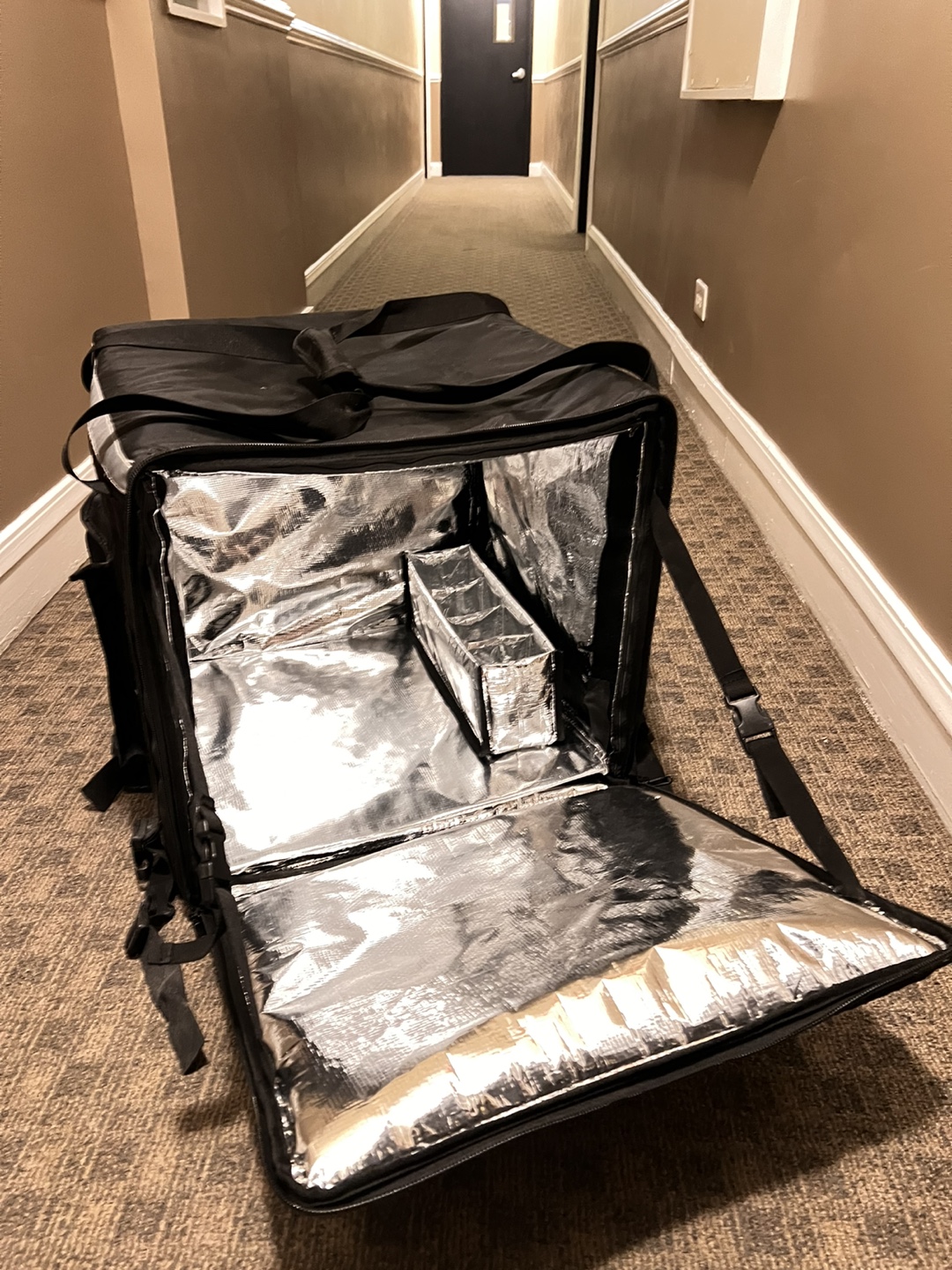 Insulated Food Delivery Backpack - photo 3