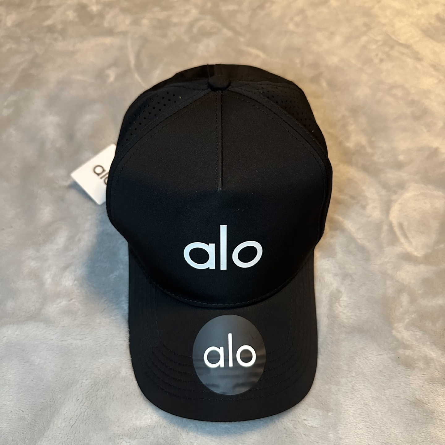 Alo yoga trucker hat