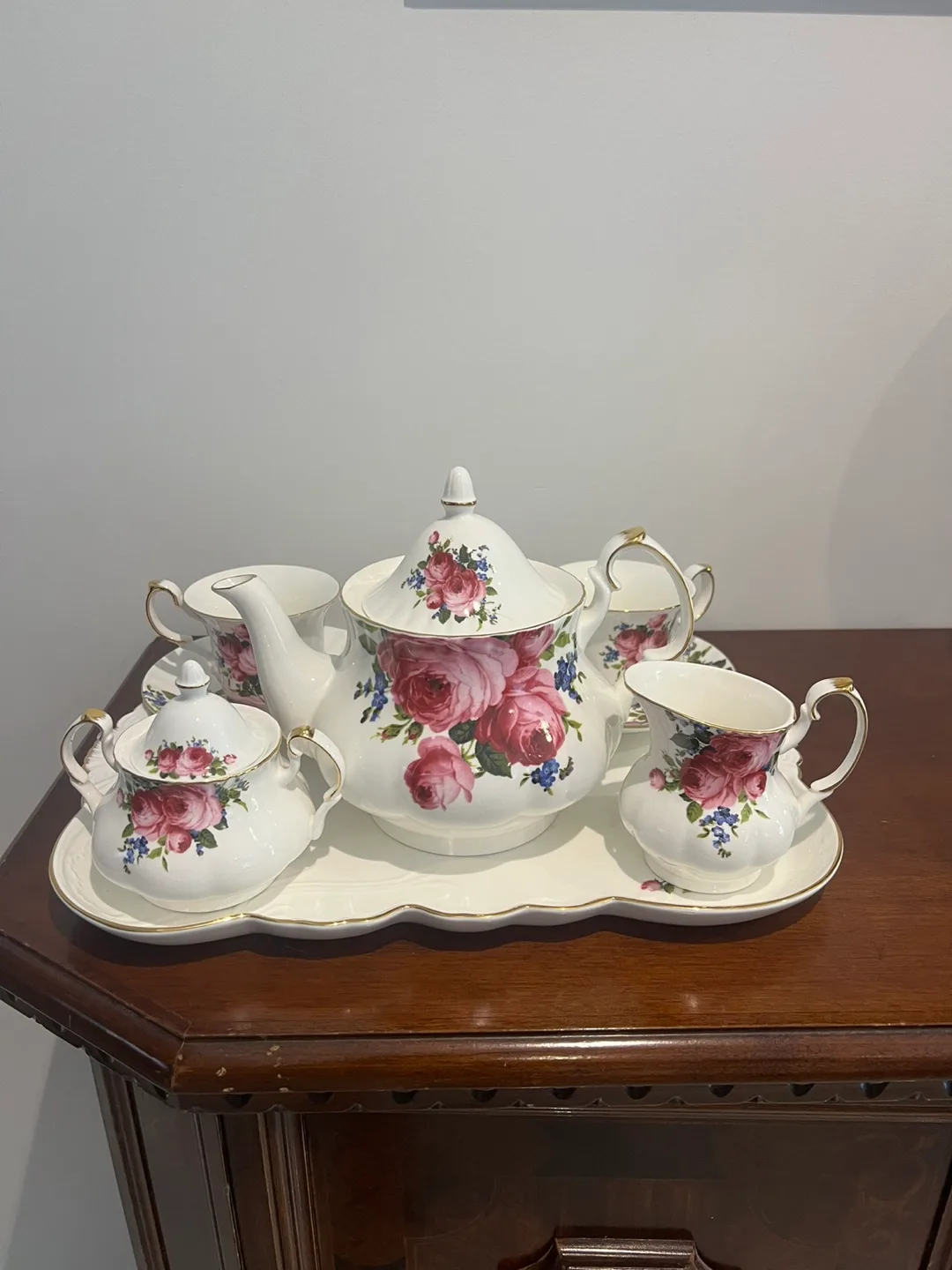 Floral Tea Set on Tray image indicator(2)