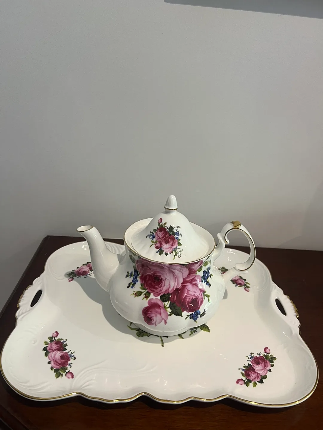Floral Tea Set on Tray image indicator(4)