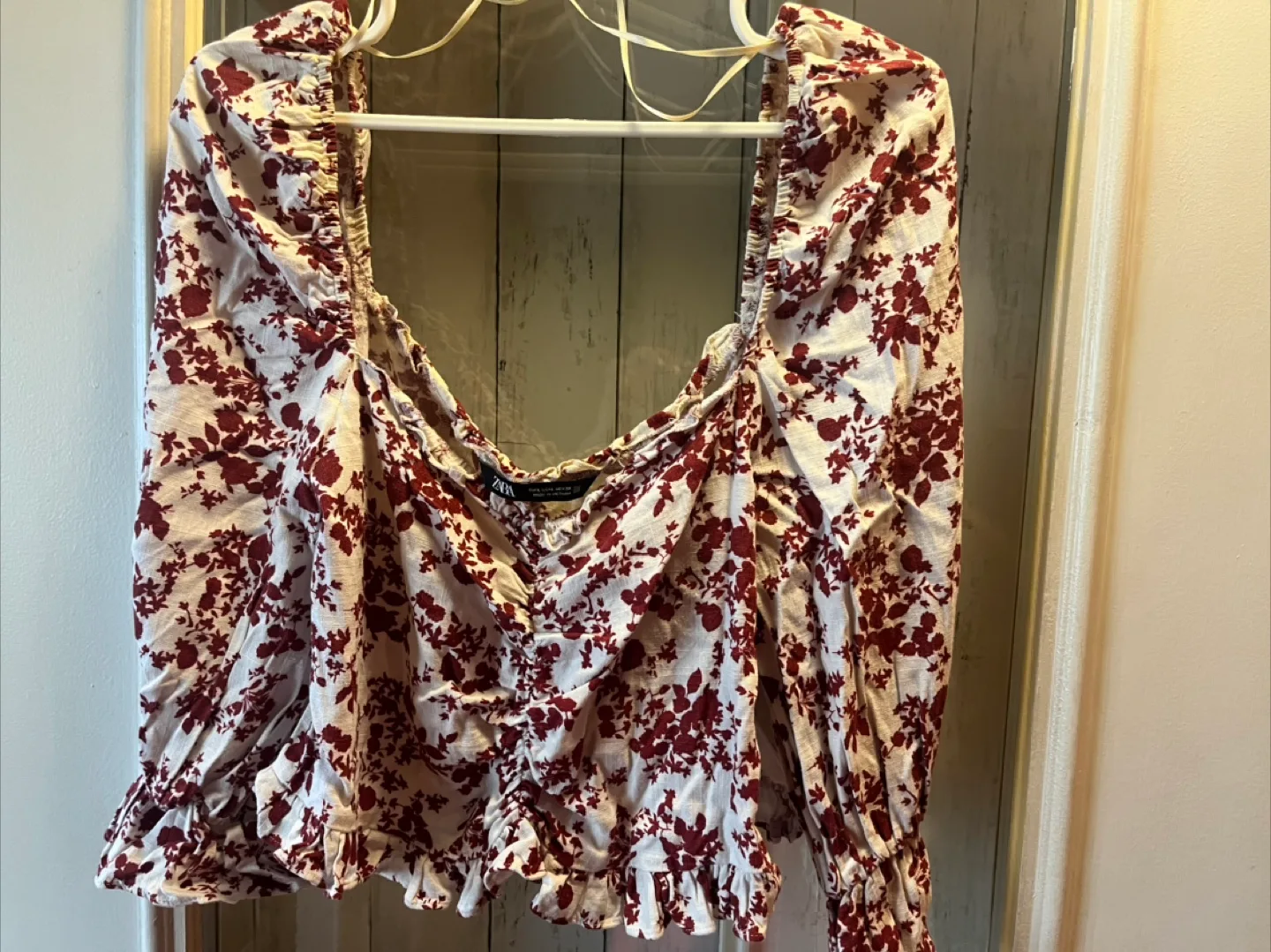 Floral 3/4 sleeve top thumbnail