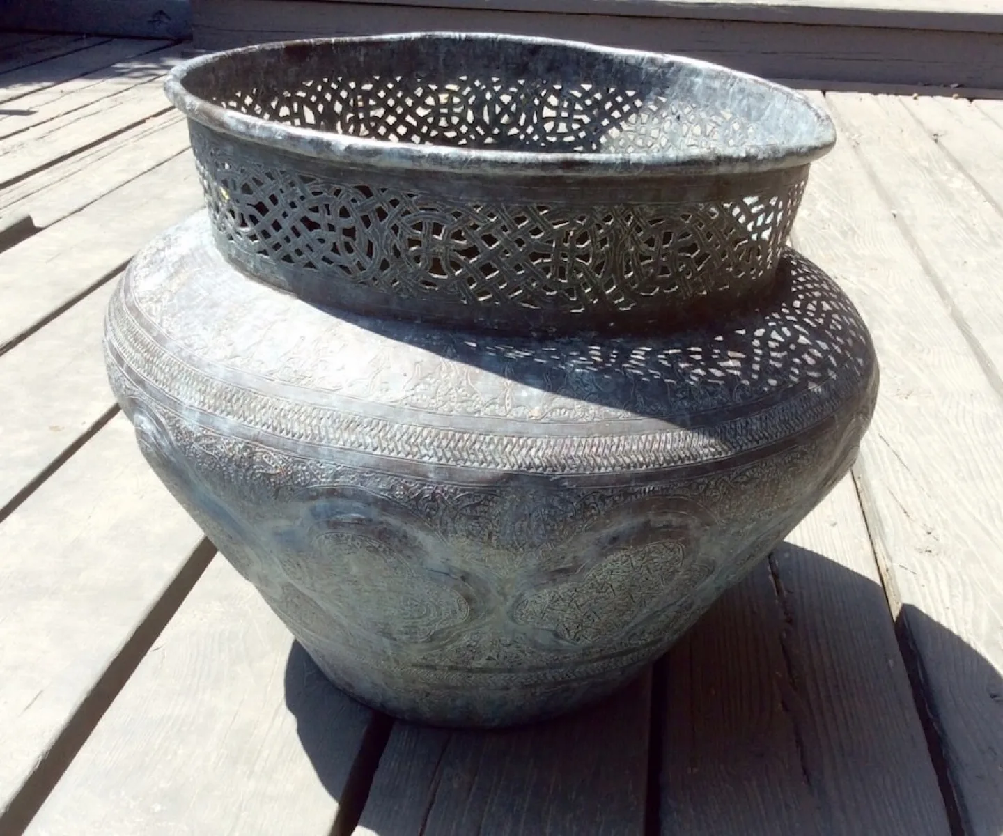 ⭐️Antique Persian solid COPPER engraved and pierced jardiniere image indicator(5)