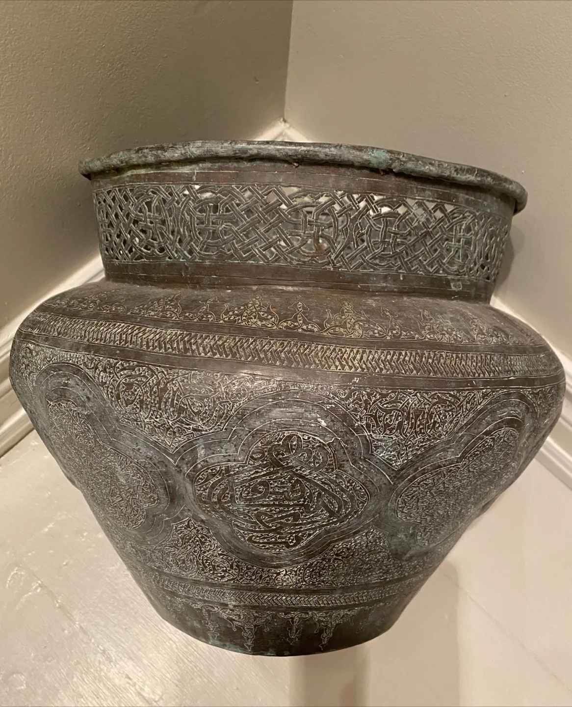 ⭐️Antique Persian solid COPPER engraved and pierced jardiniere image indicator(10)