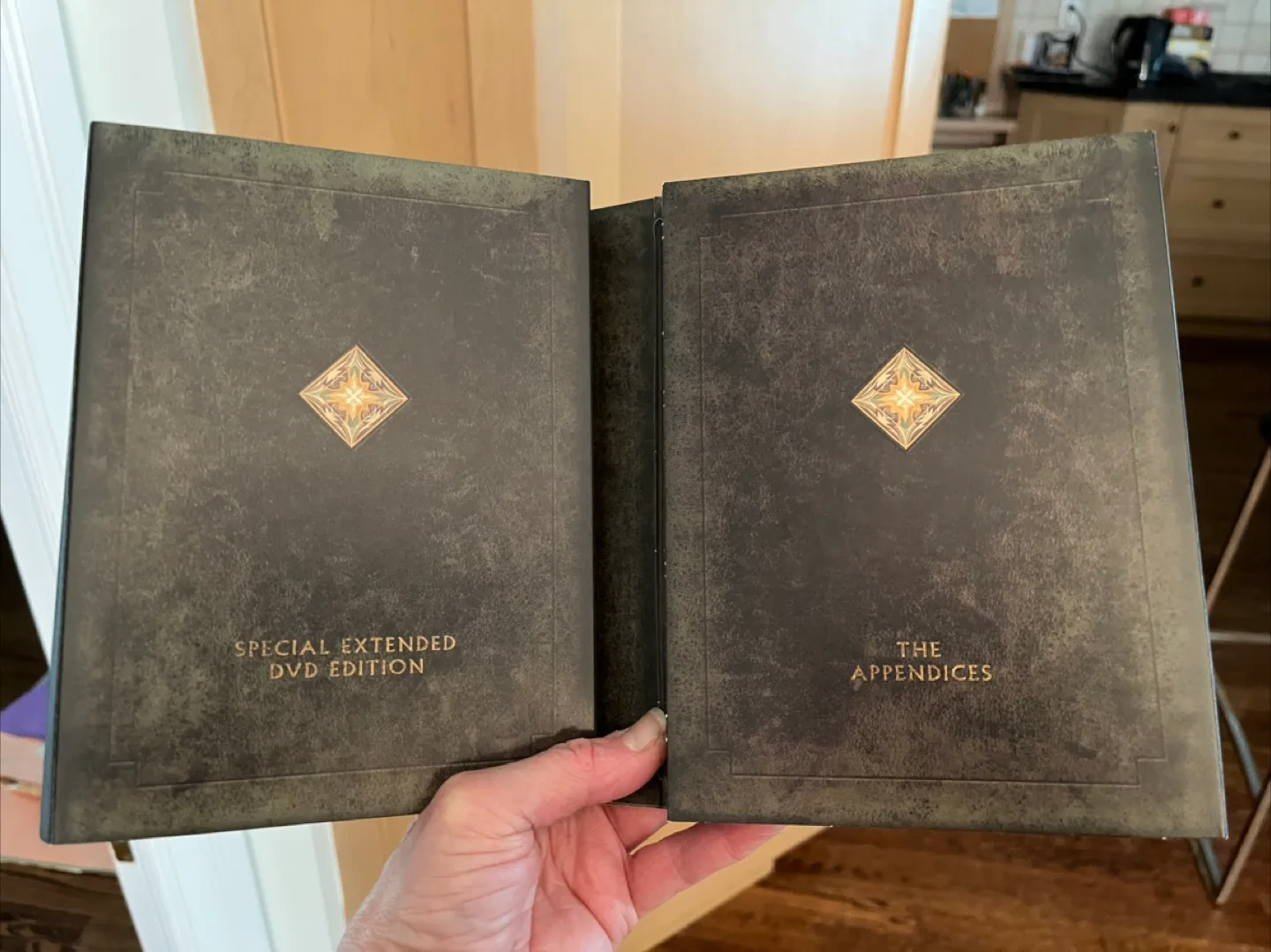 Lord of the Rings Motion Picture Trilogy DVD Collection image indicator(5)