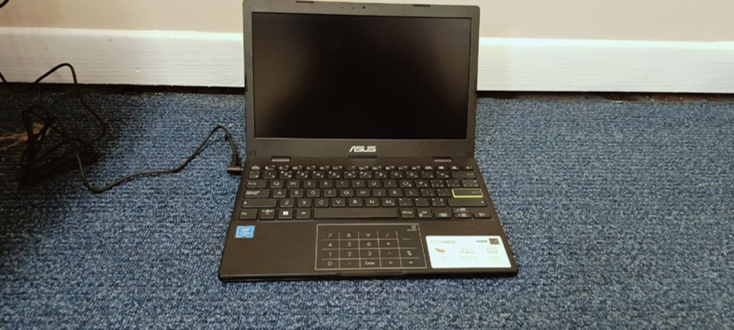 ASUS VivoBook E210 Laptop - Unused - New | Excellent Condition! - photo 2