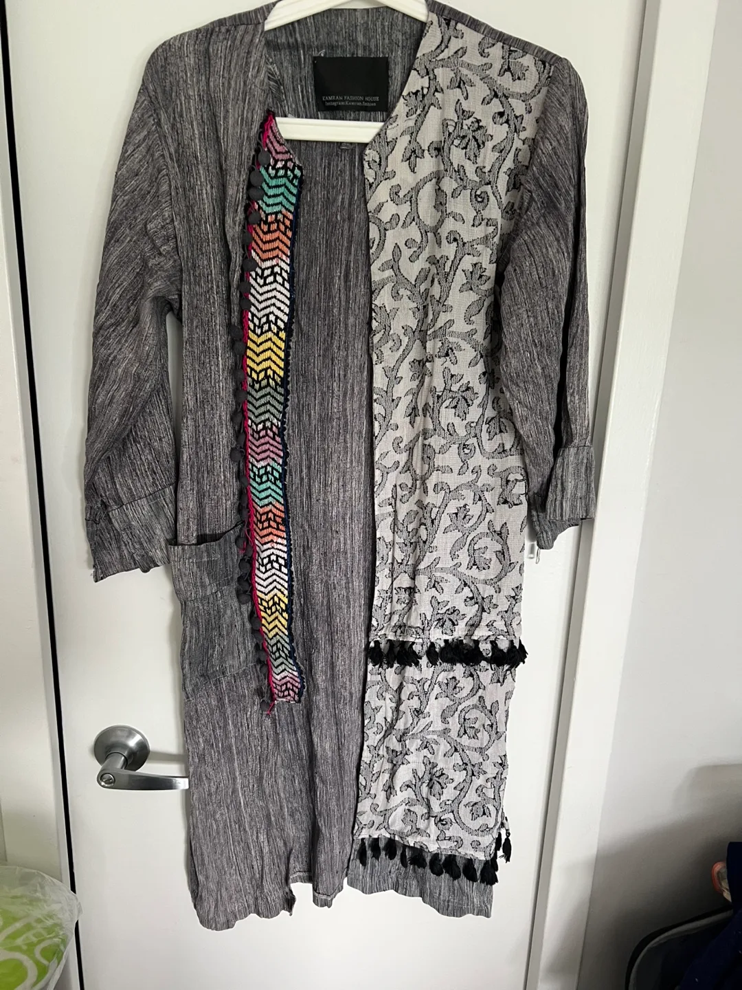 Stylish Gray and White Print Duster thumbnail