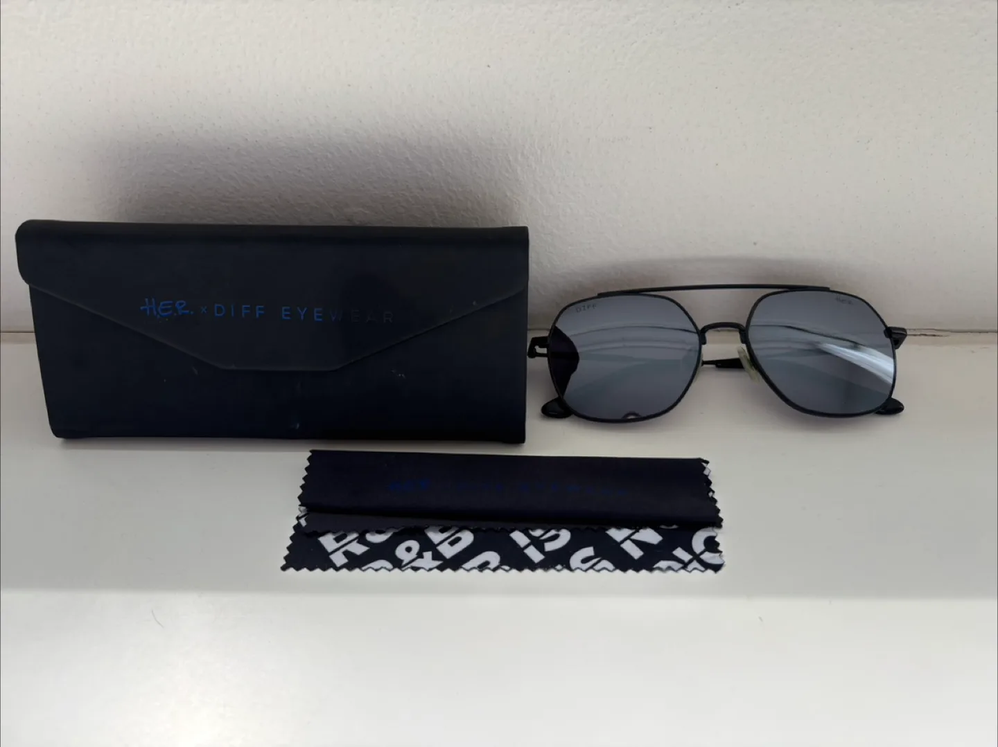 HER x DIFF EYEWEAR Sunglasses Set thumbnail