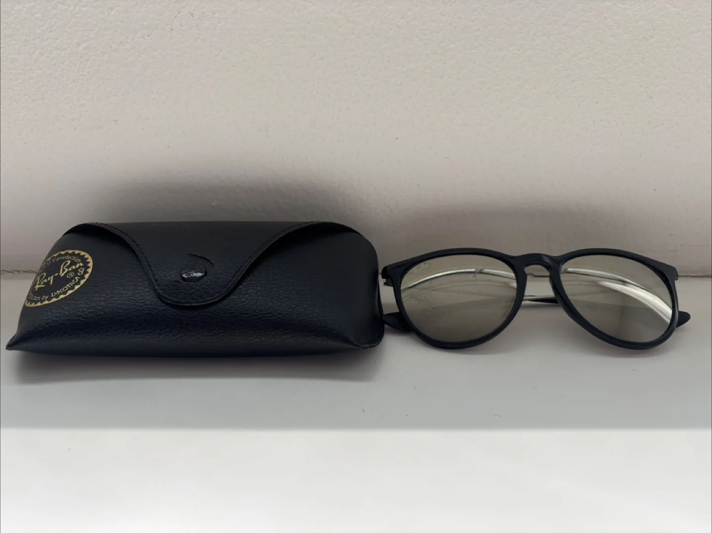 Ray-ban Sunglasses with Case thumbnail