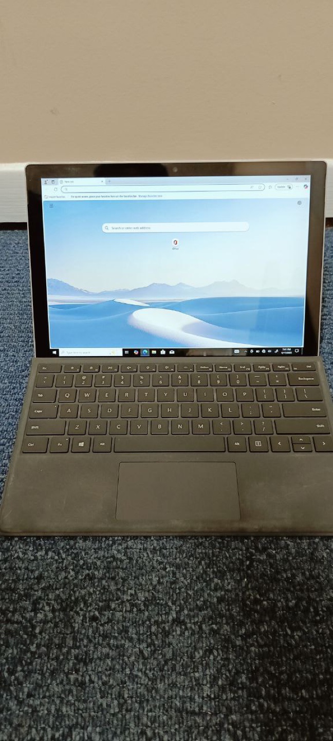 Surface Pro 6 – i7 + Keyboard & Charger – Excellent Condition! - photo 2