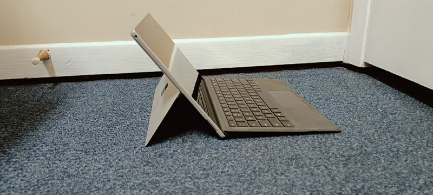Surface Pro 6 – i7 + Keyboard & Charger – Excellent Condition! - photo 3