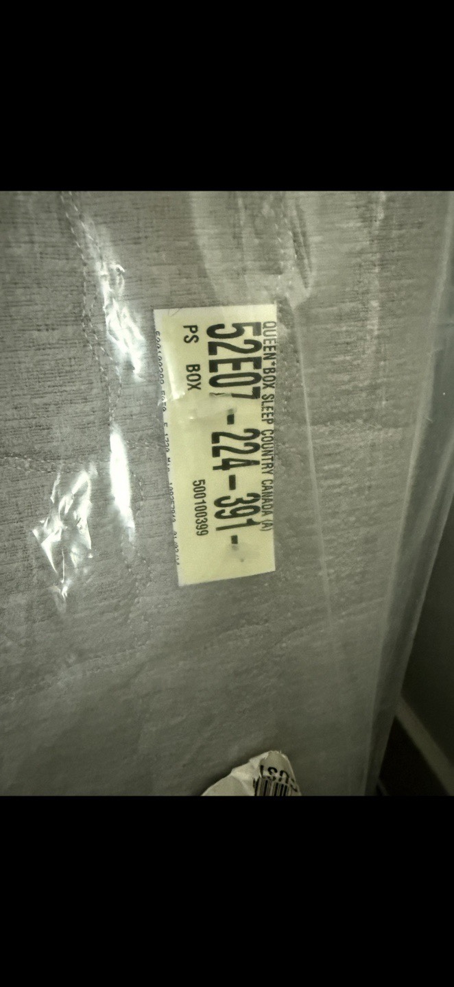 Queen box spring from Sleep Country - photo 2