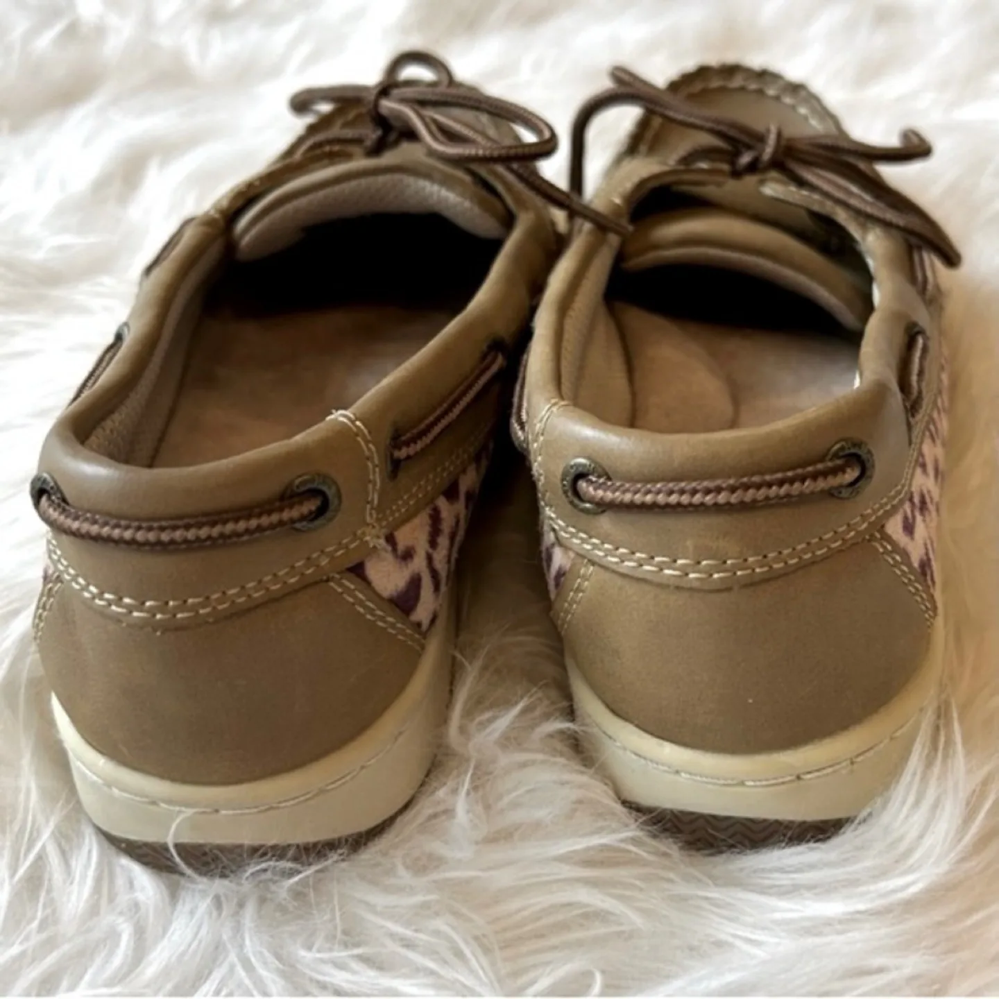 GH Bass Marina Womens Animal Print Leather Boat Shoe Loafer Sz 6 image indicator(5)