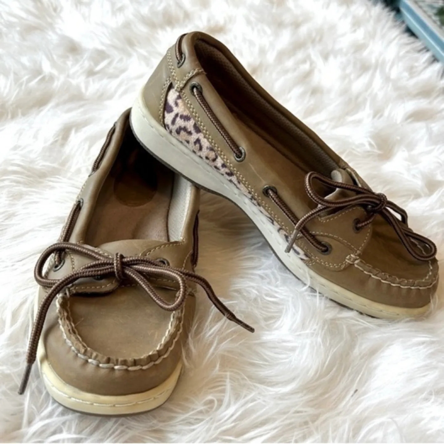 GH Bass Marina Womens Animal Print Leather Boat Shoe Loafer Sz 6 thumbnail