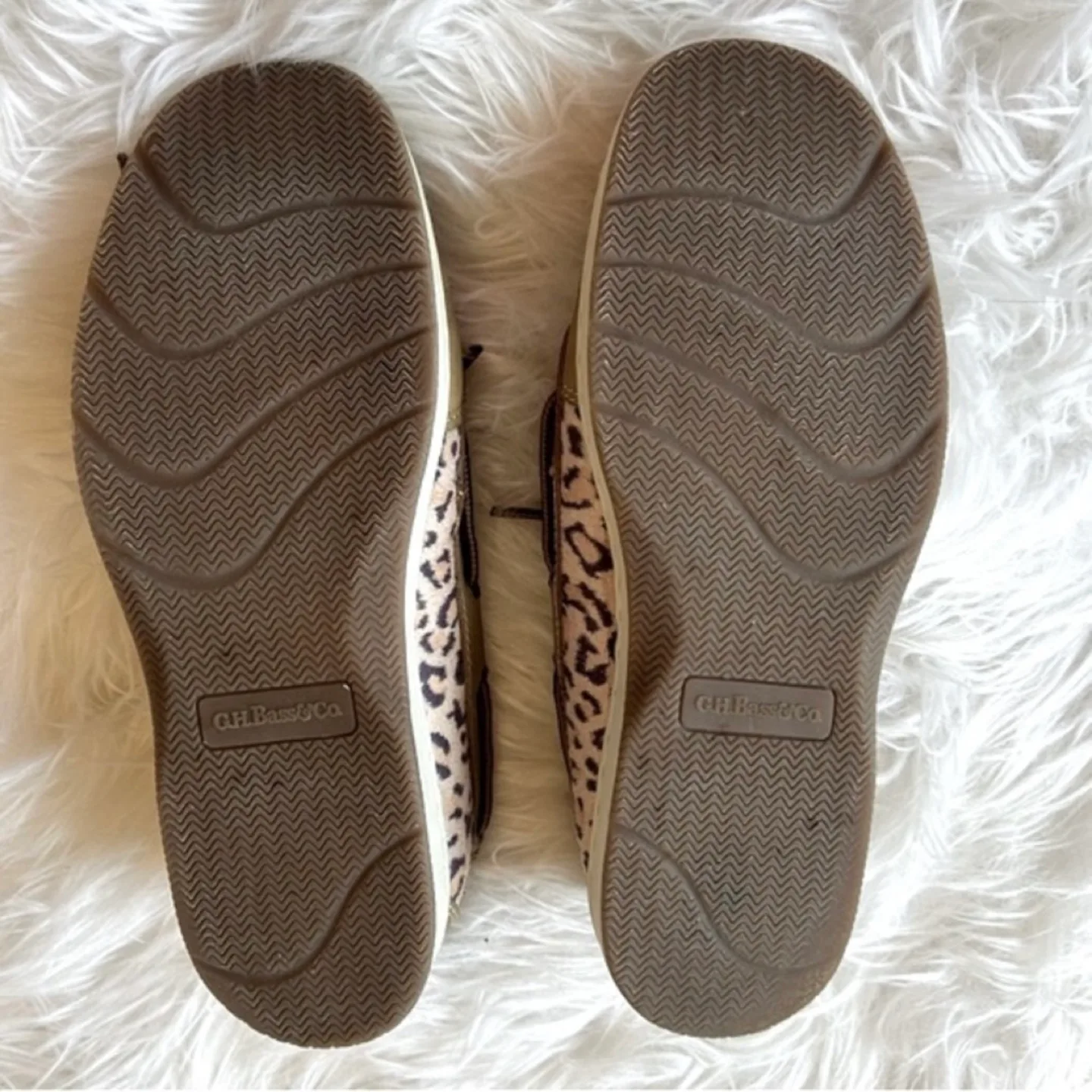 GH Bass Marina Womens Animal Print Leather Boat Shoe Loafer Sz 6 image indicator(6)