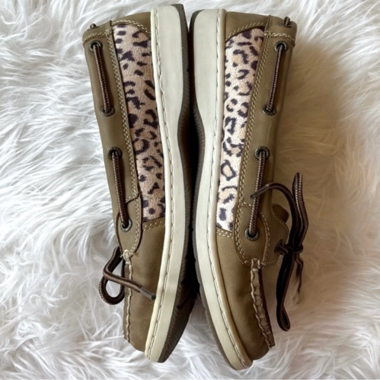 GH Bass Marina Womens Animal Print Leather Boat Shoe Loafer Sz 6 image indicator(3)