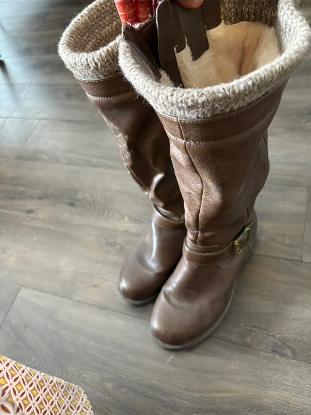 Brown Winter Boots with Knit Detail thumbnail