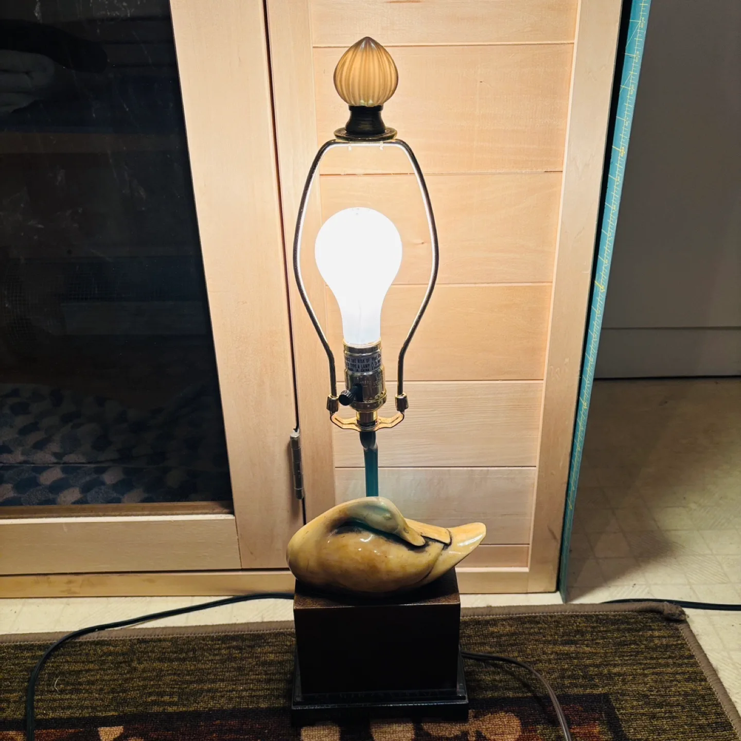 Sweet Vintage Duck Table Lamp with Shade 🥕 image indicator(2)