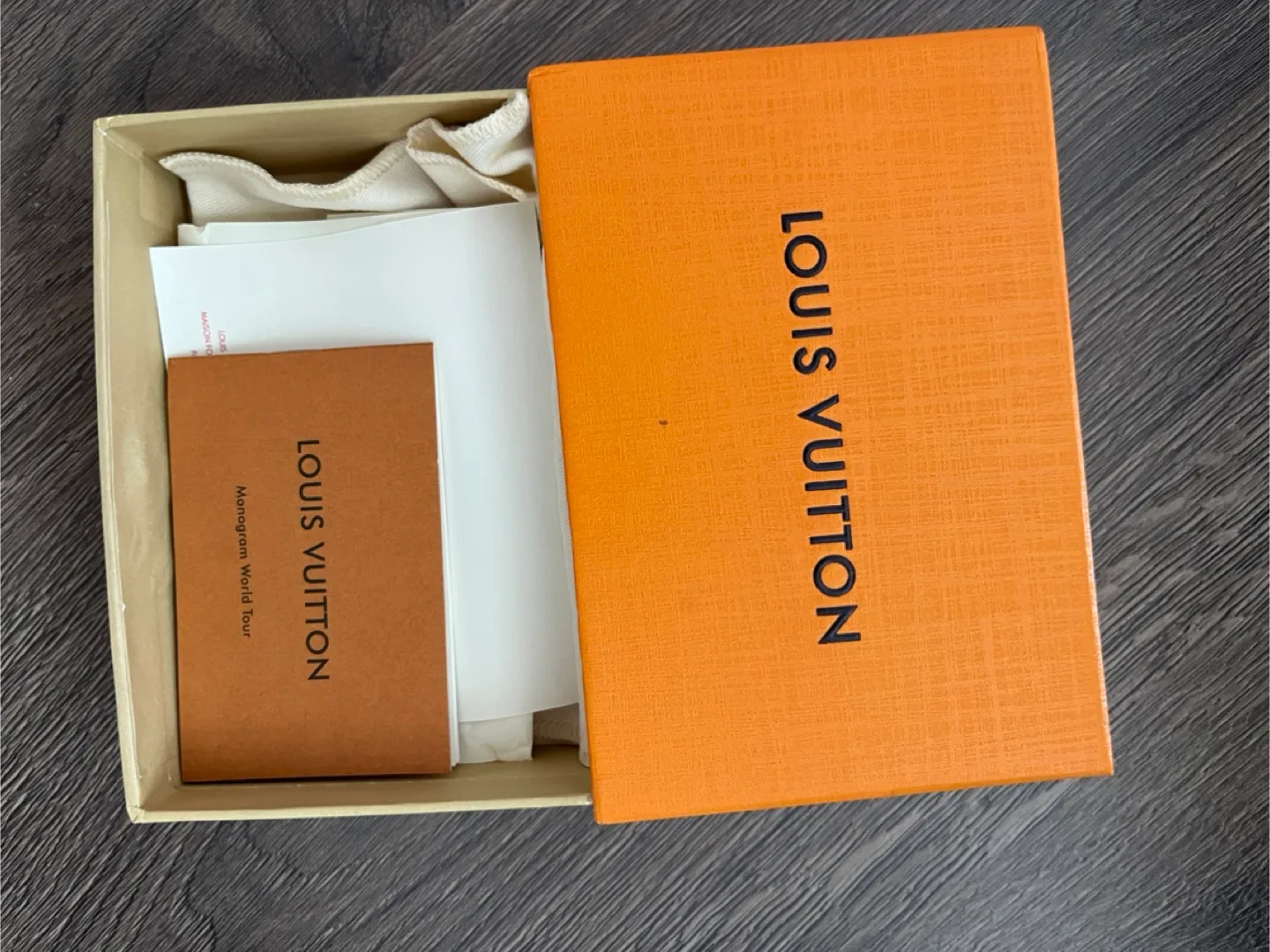 Louis Vuitton Box image indicator(2)