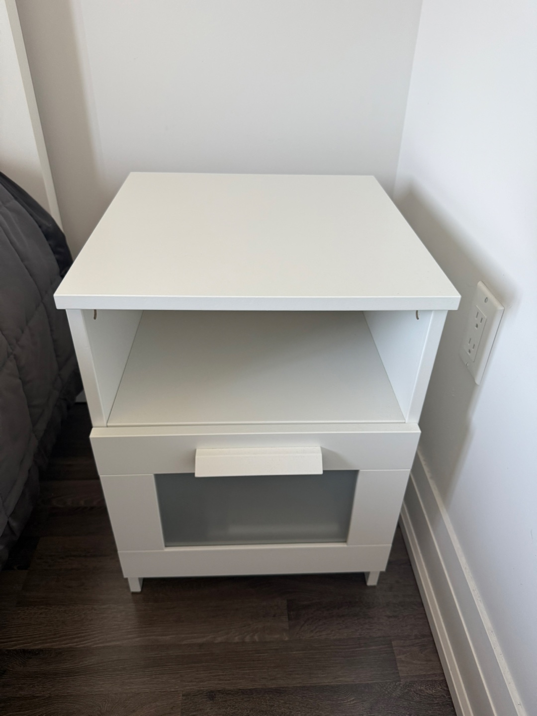 White Nightstands (2) - photo 2